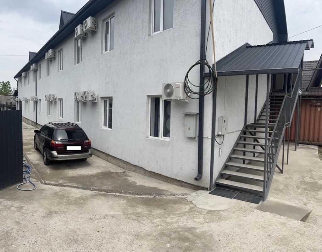 Apartment Tobayakova 25 109
